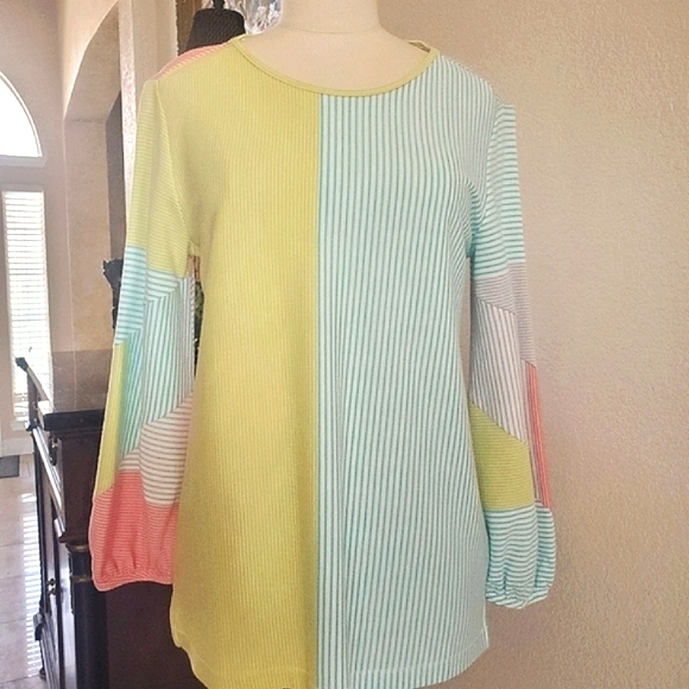 Spring Designer Top!! - image 4